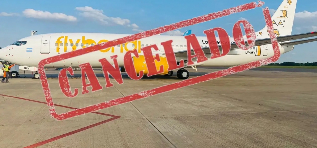Condenaron a Flybondi por cancelar vuelo y dejar varadas a dos pasajeras con un bebé