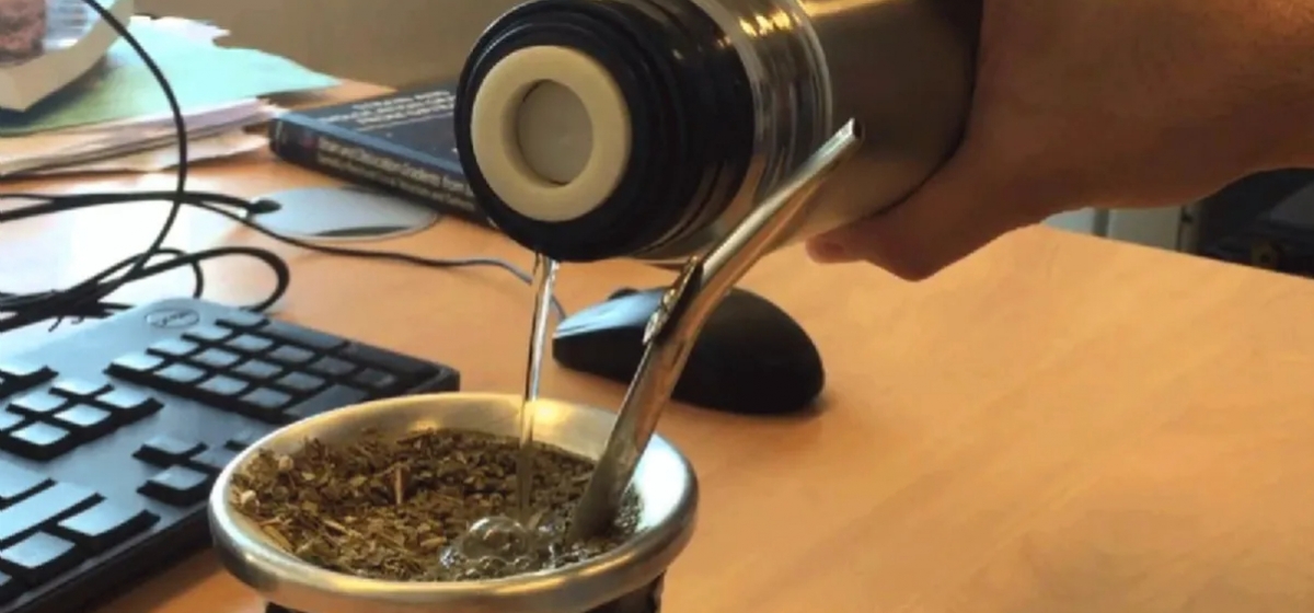 Lo despidieron por tomar mate en el trabajo, ahora deberán indemnizarlo